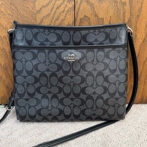 Coach Signature Black Crossbody Bag Adjustable Strap Classic Authentic Designer